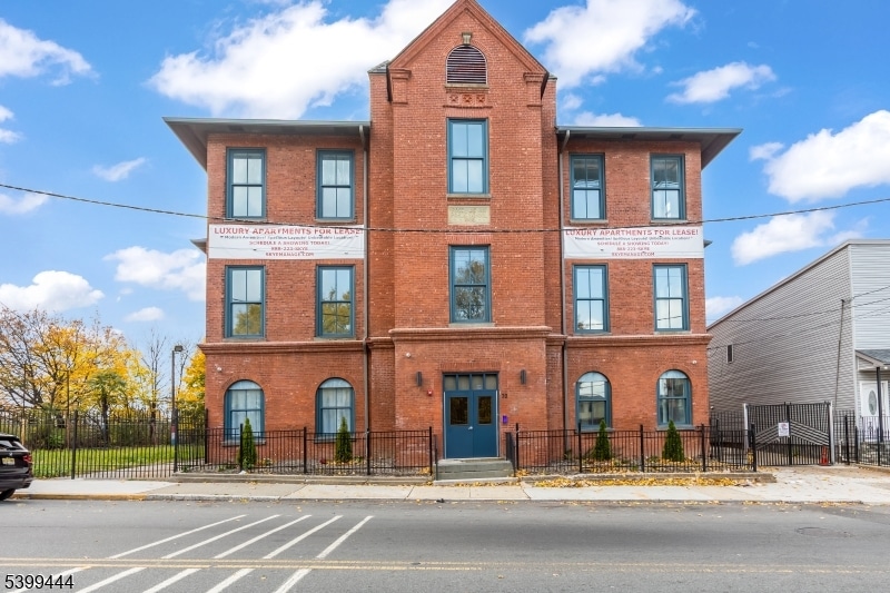 70 Roseville Ave unit 2E, Newark, NJ 07107 - photo 1