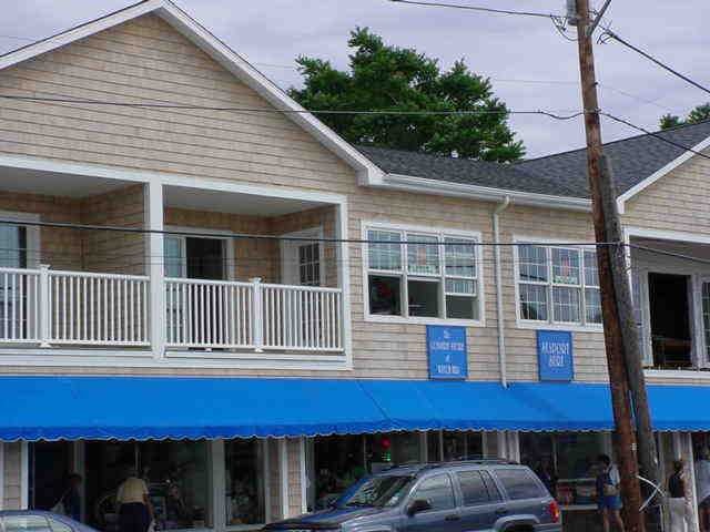 118 Bay St unit 4, Westerly, RI 02891 - photo 1