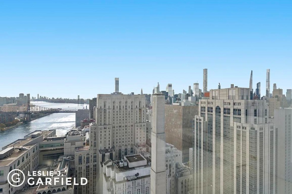 Sold $2,050,000 • Co-Listing Agent