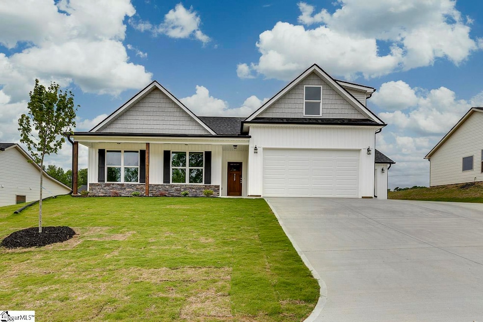 112 Walters Way, Pickens, SC 29671 - photo 1