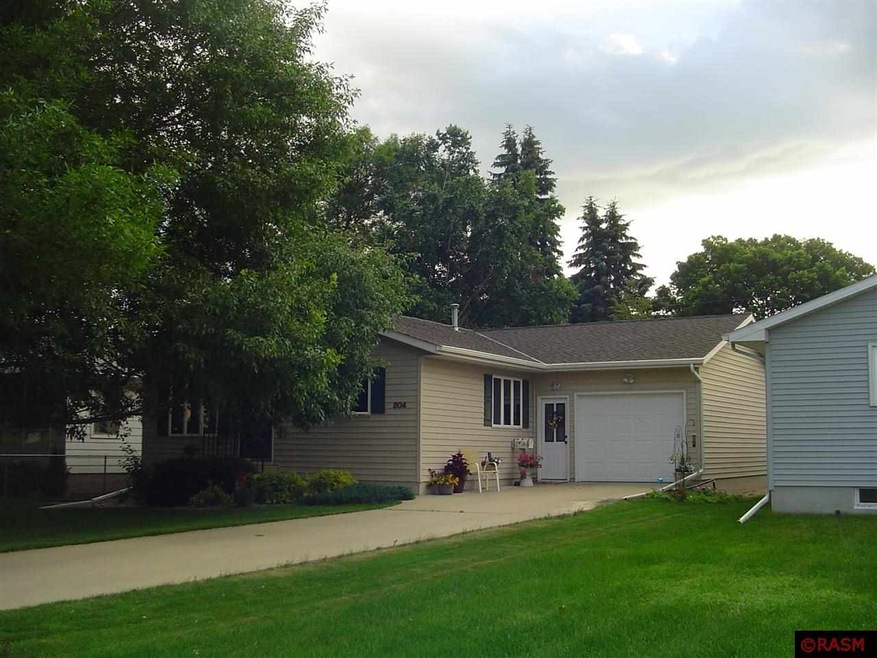 804 N Garden St, New Ulm, MN 56073 - photo 1