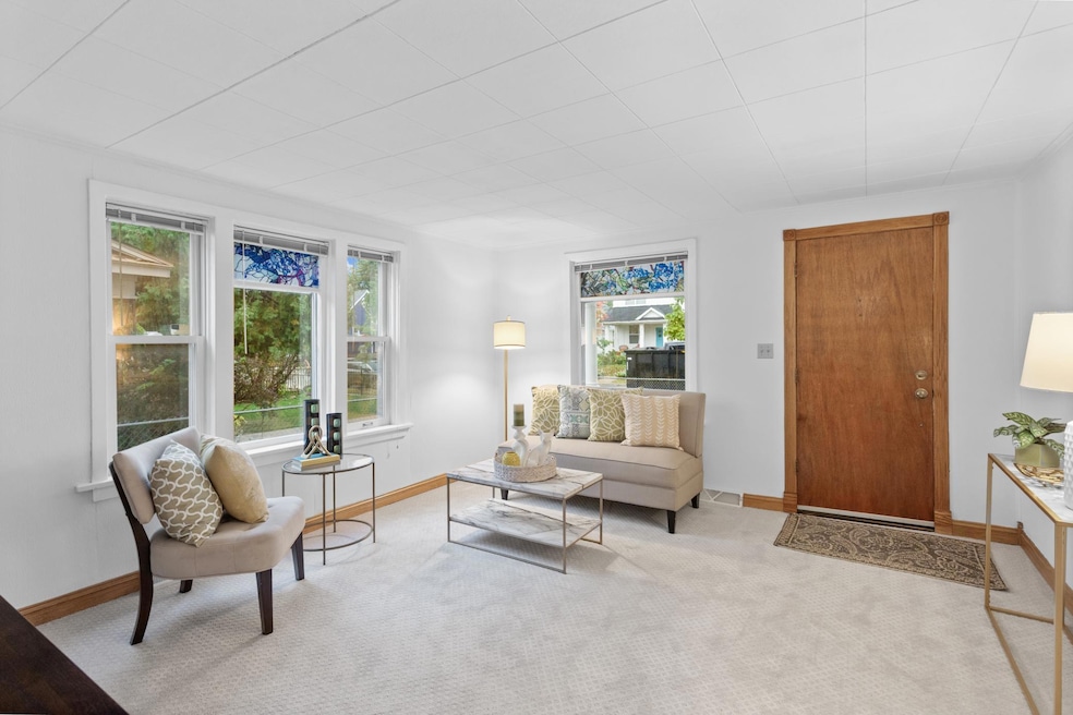 For Sale $254,900 • Co-Listing Agent