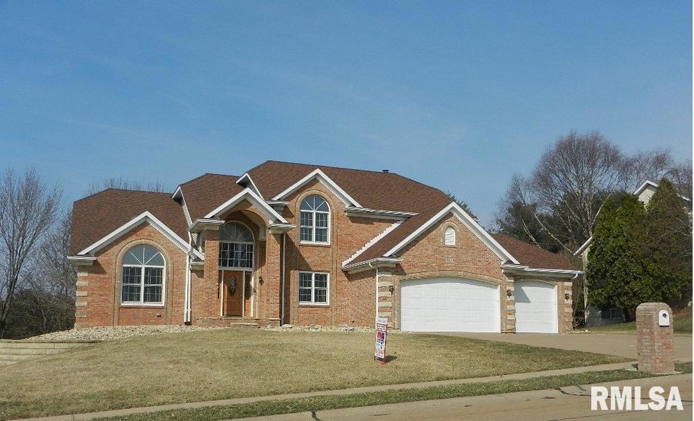 4410 Forest Rd, Davenport, IA 52807 - photo 1