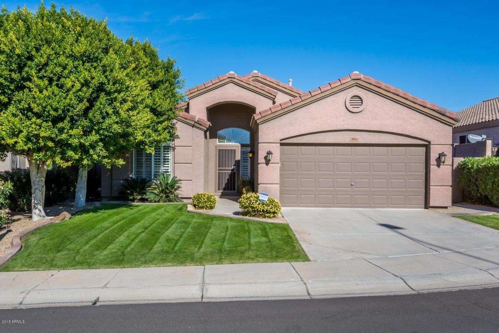 814 W Locust Dr - MLS-1