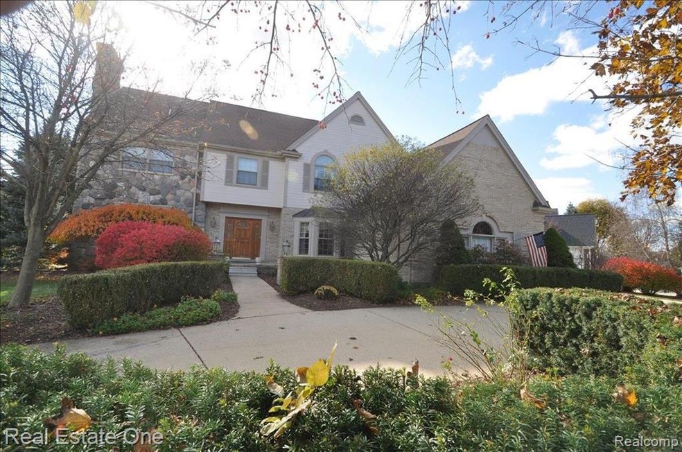3721 Merriweather Ln, Rochester Hills, MI 48306 - photo 1