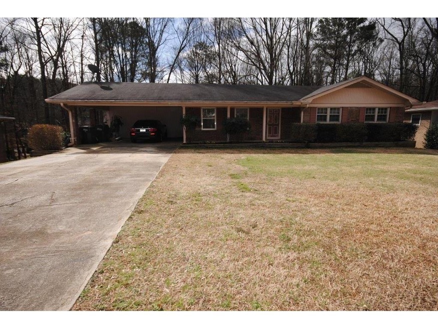 Well maintained home with flat driveway and 1 step