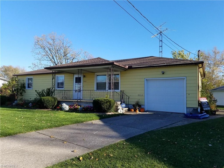 Welcome home to 2915 Spruce Ct.