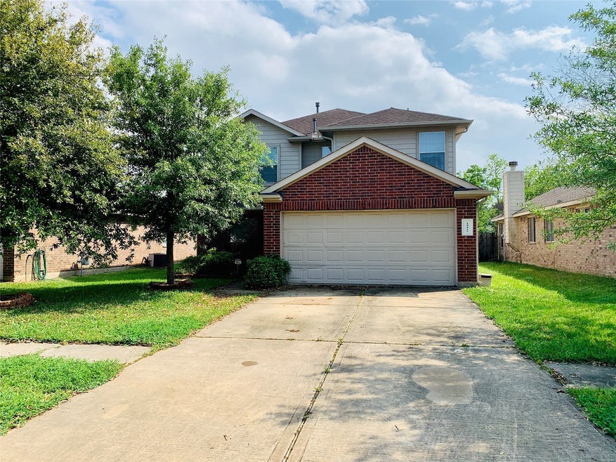 Welcome, beautiful house in quiet street waiting to become your home or rental property