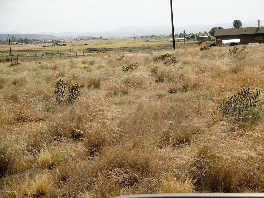 24850 N Mitchell Ln, Paulden, AZ 86334 - photo 1