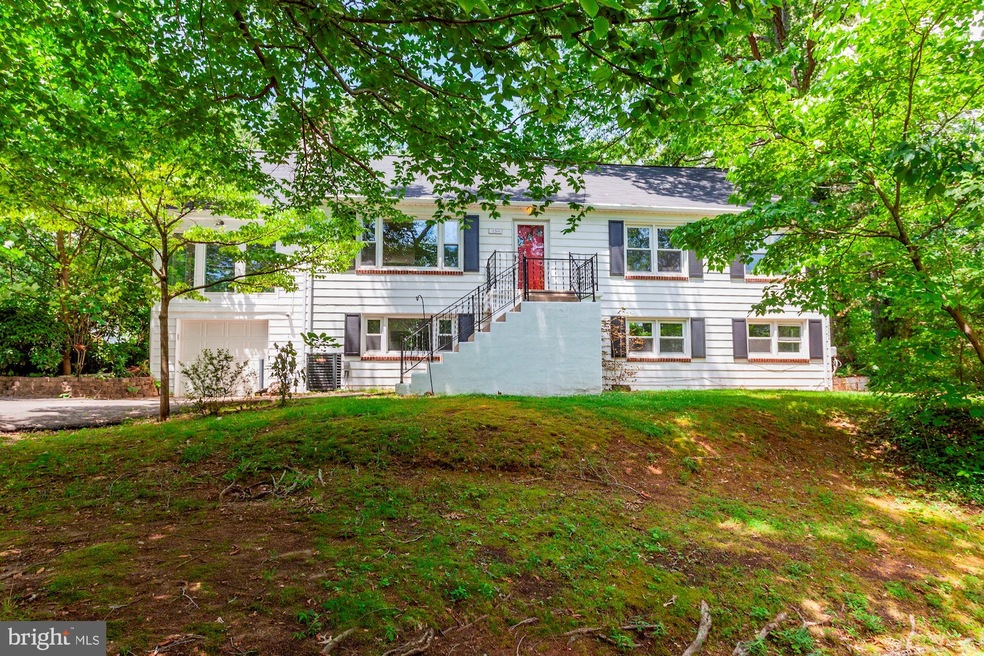 18306 Sharon Rd, Triangle, VA 22172 - photo 1