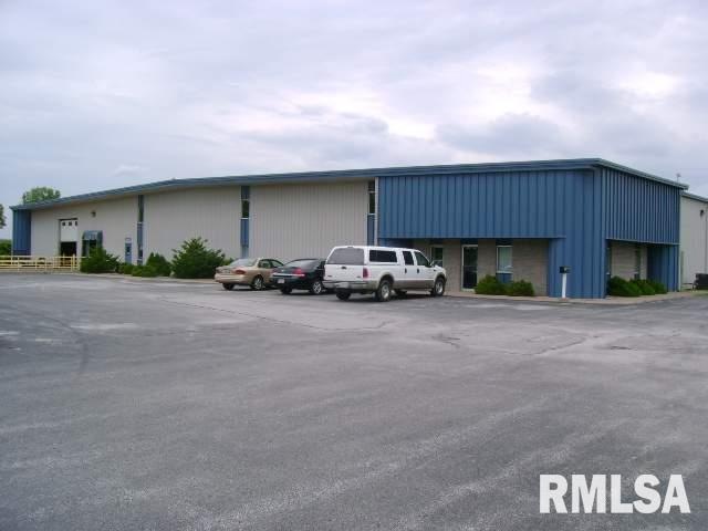 2844 W 72nd St, Davenport, IA 52806 - photo 1