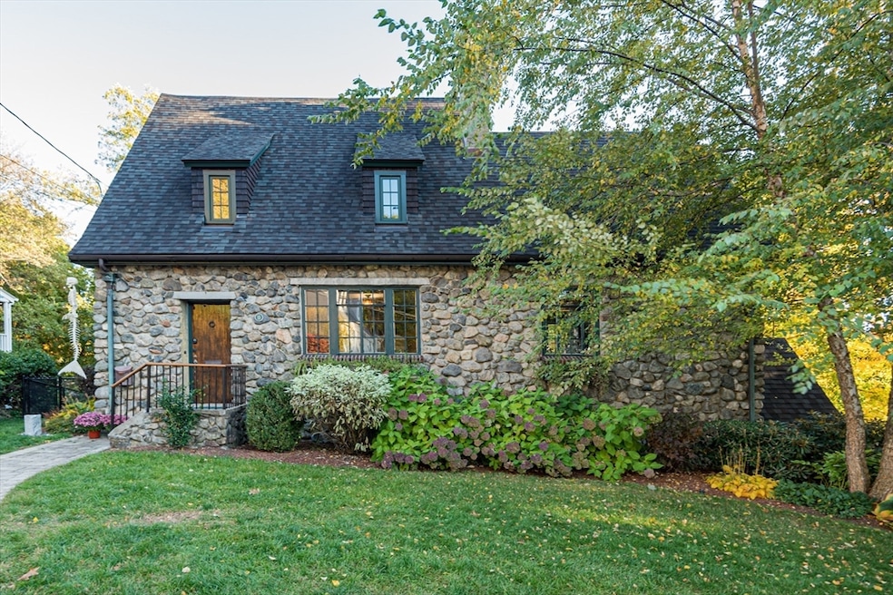 11 Hillcrest St, Arlington, MA 02476 - photo 1