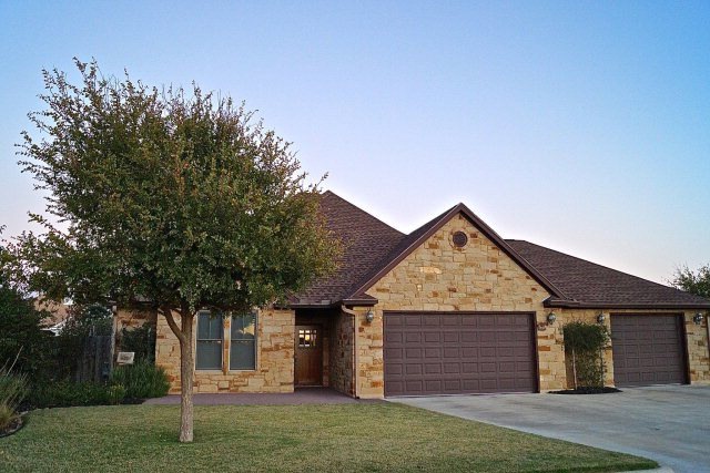 1201 Jennifer Ln, Fredericksburg, TX 78624 - photo 1