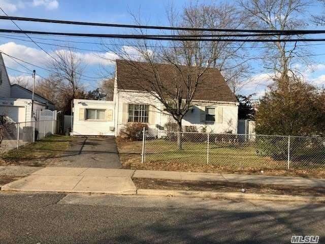 37 Jedwood Place, Valley Stream, NY 11581 - photo 1