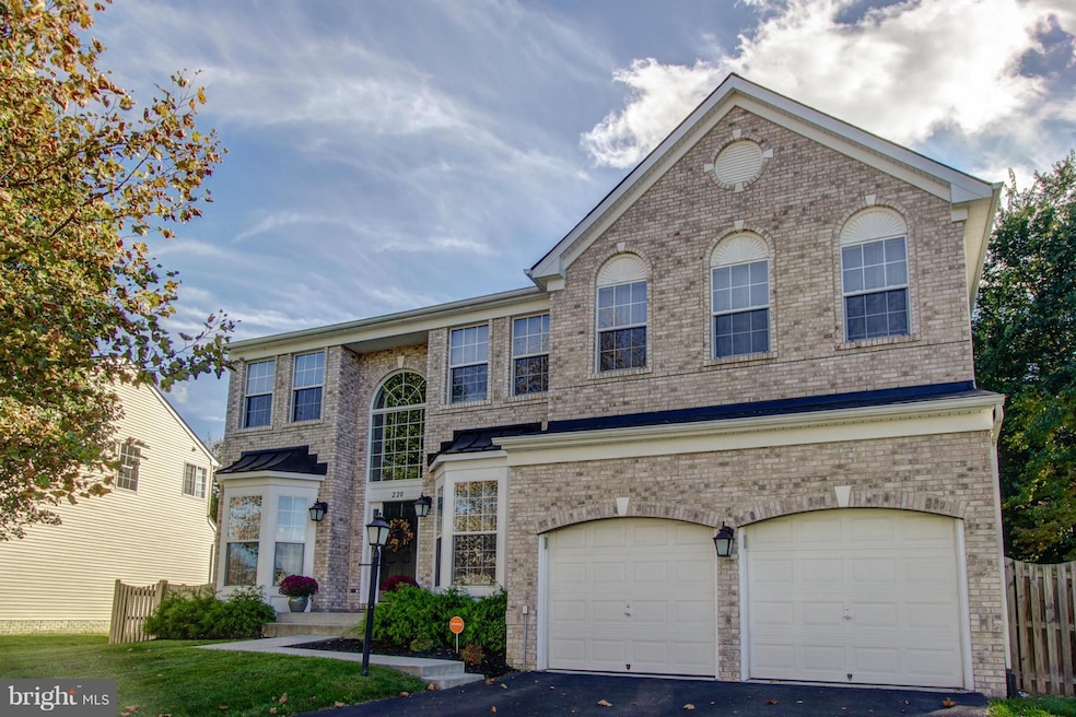 220 E King James St, Purcellville, VA 20132 - photo 1