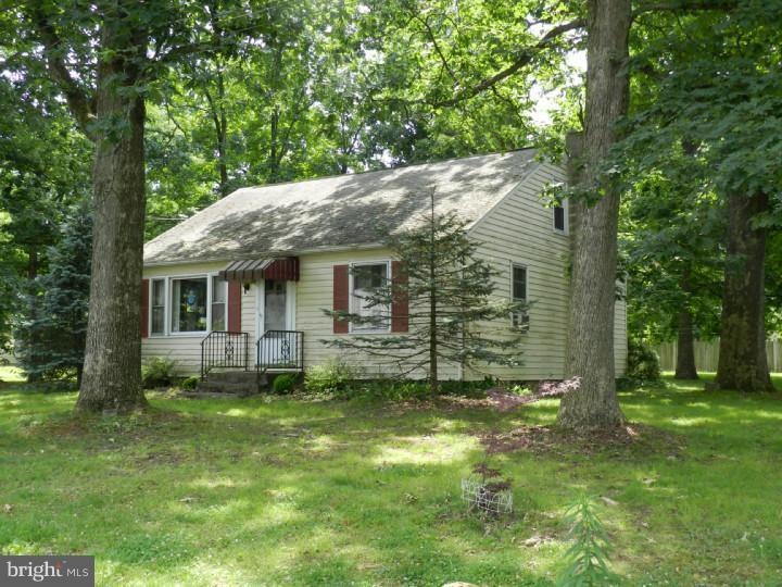 606 Hickory Ave, Telford, PA 18969 - photo 1