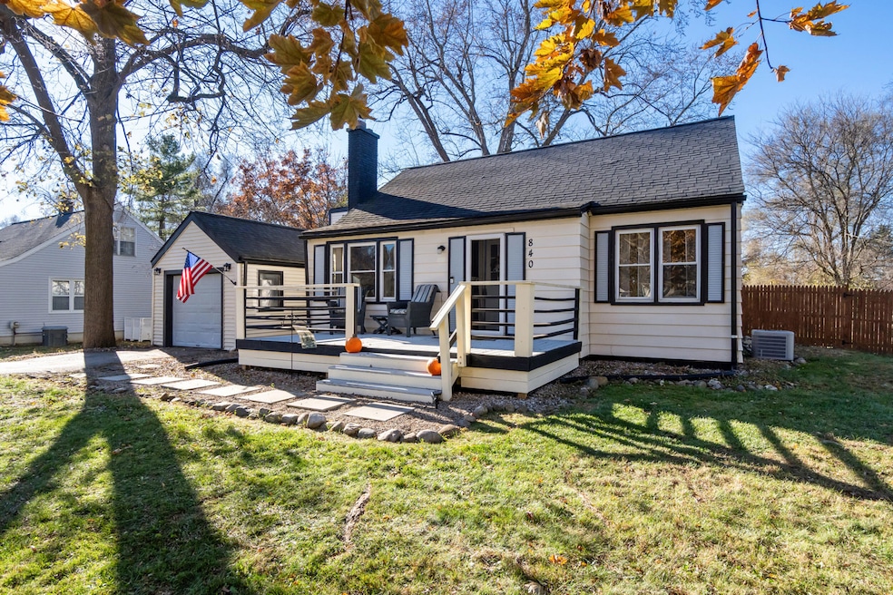 840 Springcrest Blvd, Jackson, MI 49203 - photo 1