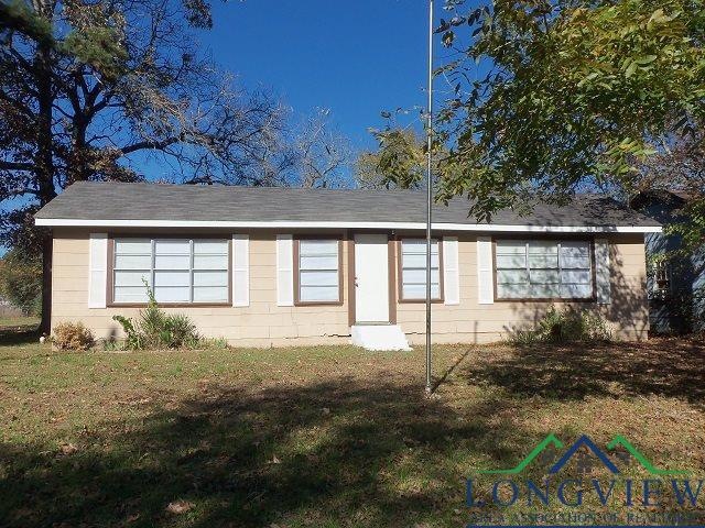 305 Highland Dr, Kilgore, TX 75662 - photo 1