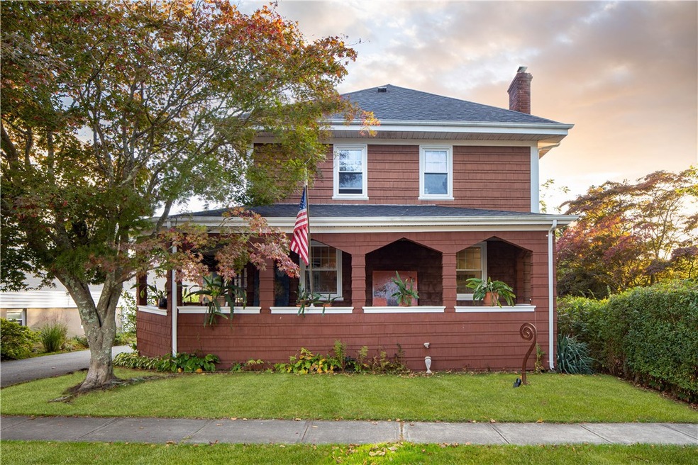 14 Canonicus Ave, Newport, RI 02840 - photo 1