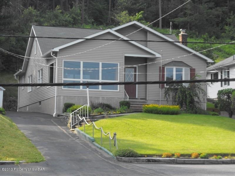 2875 Lakeside Dr, Harveys Lake, PA 18618 - photo 1