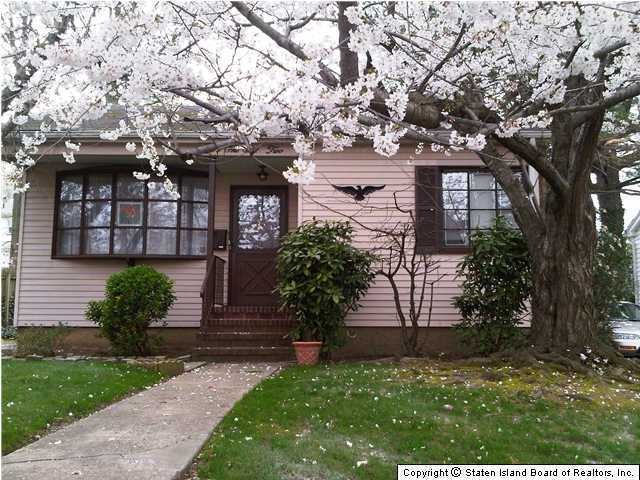 162 Kissel Ave, Staten Island, NY 10310 - photo 1