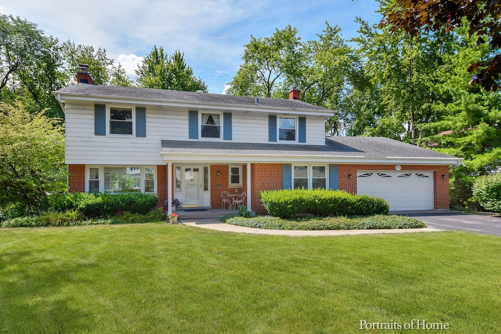 212 E Farnham Ln, Wheaton, IL 60189 - photo 1