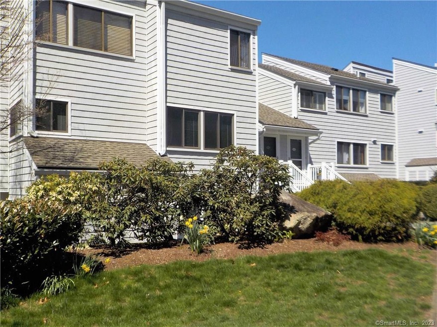 183 Rowayton Woods Dr, Norwalk, CT 06854 - photo 1