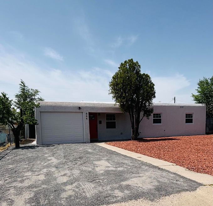Pending $309,900 • Co-Listing Agent