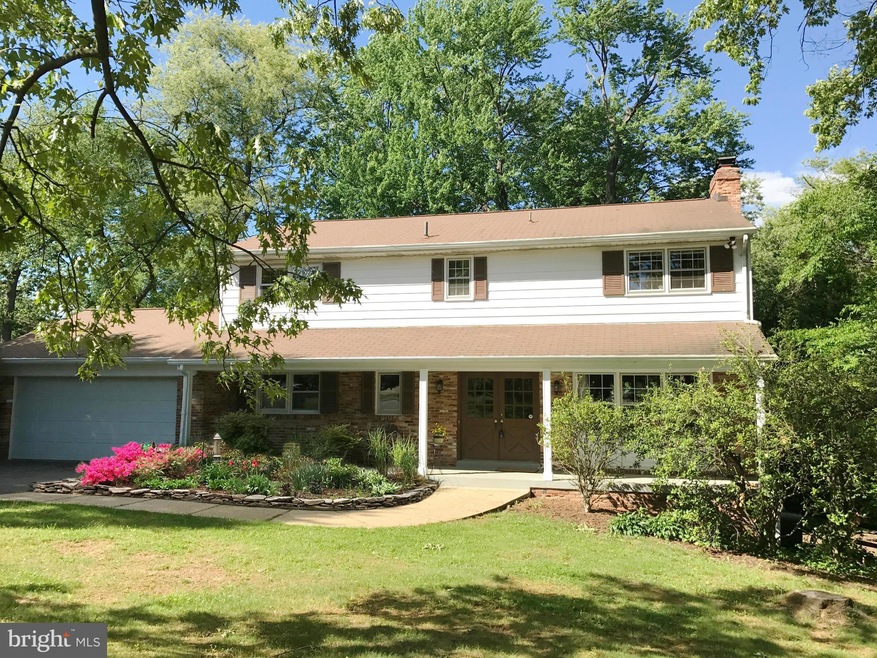 6136 Beachway Dr, Falls Church, VA 22041 - photo 1