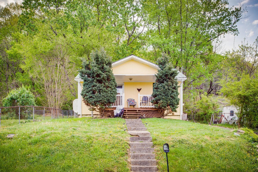 602 Orleans St, Johnson City, TN 37601 - photo 1