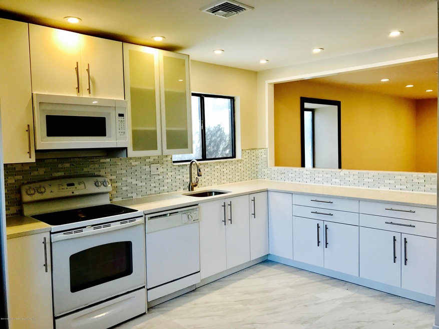 155 Cross Slope Ct unit A, Manalapan, NJ 07726 - photo 1