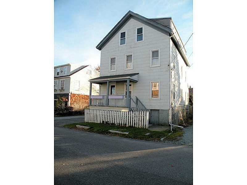 3 Weaver Ave, Newport, RI 02840 - photo 1