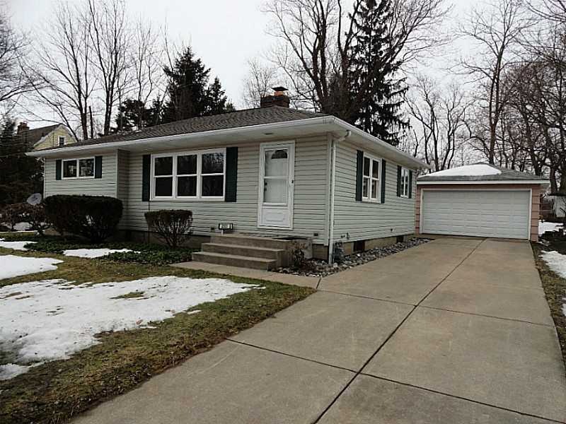 2921 Wellington Rd, Erie, PA 16506 - photo 1