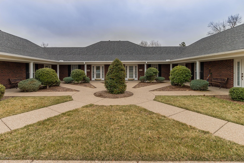 10042-Chenoweth-Vista-Way-01