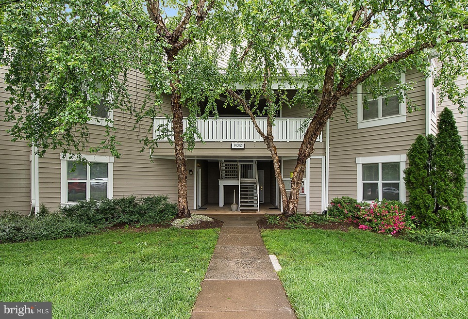 14312 Climbing Rose Way unit 102, Centreville, VA 20121 - photo 1