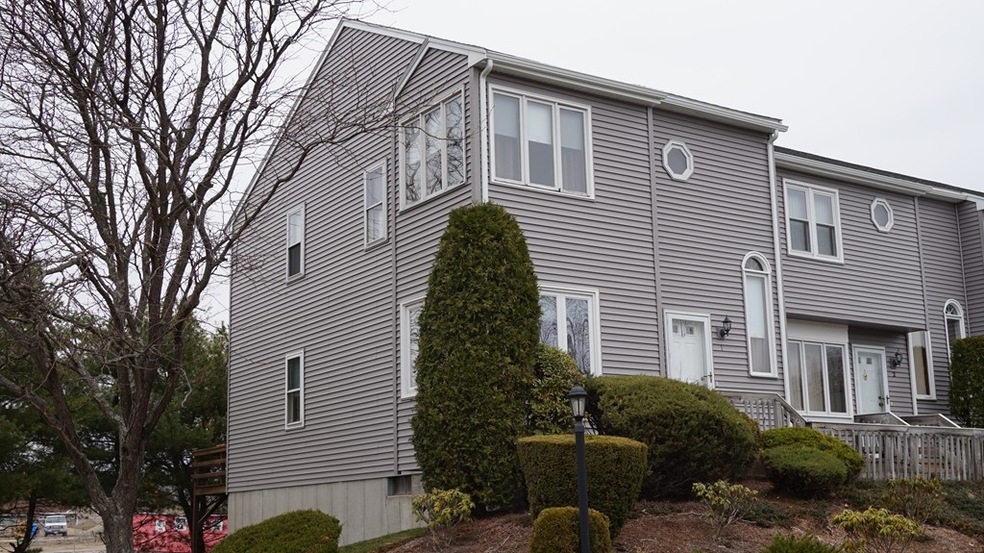 489 Elsbree St unit 1, Fall River, MA 02720 - photo 1