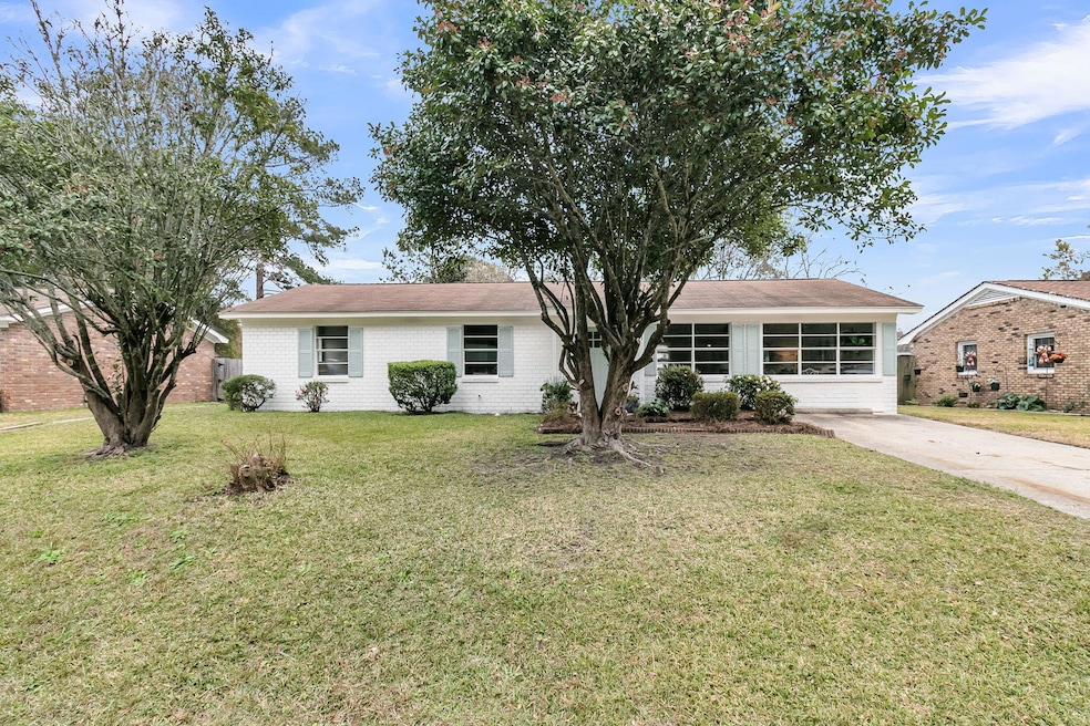 211 Gardenia St, Summerville, SC 29483 - photo 1