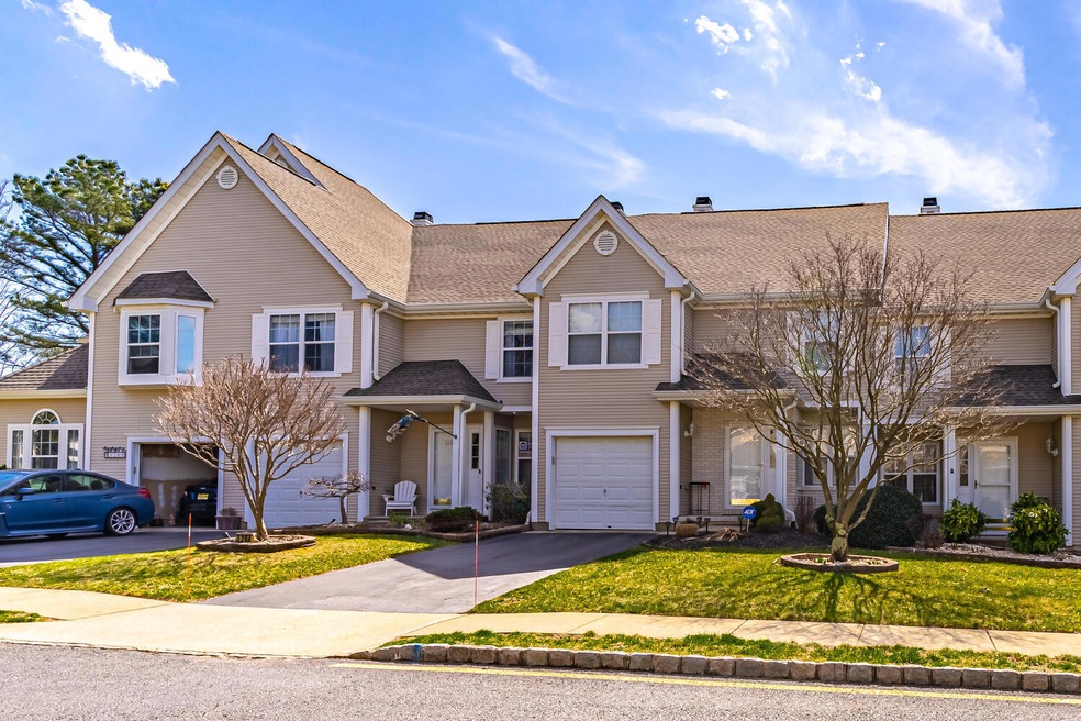 3204 Equestrian Way Toms River-large-001