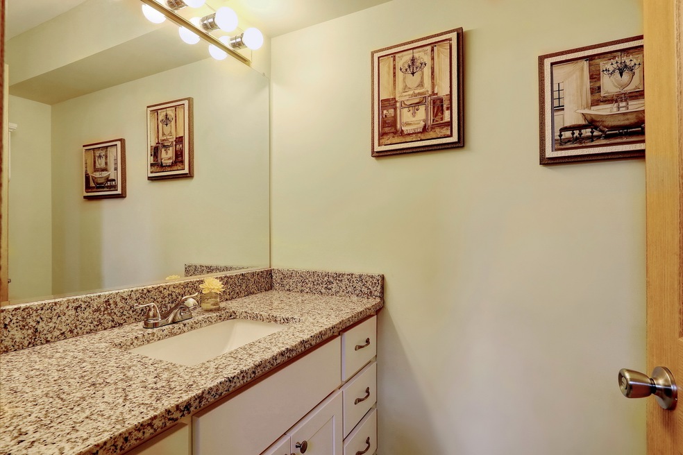 926 Crestville Ct, Gurnee, IL 60031 - photo 1