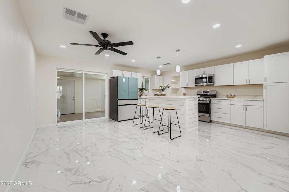 7601 N 40th Dr, Phoenix, AZ 85051 - photo 1