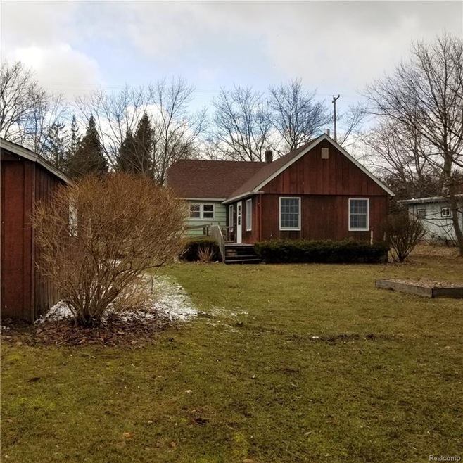 2364 N Linden Rd, Flint, MI 48504 - photo 1