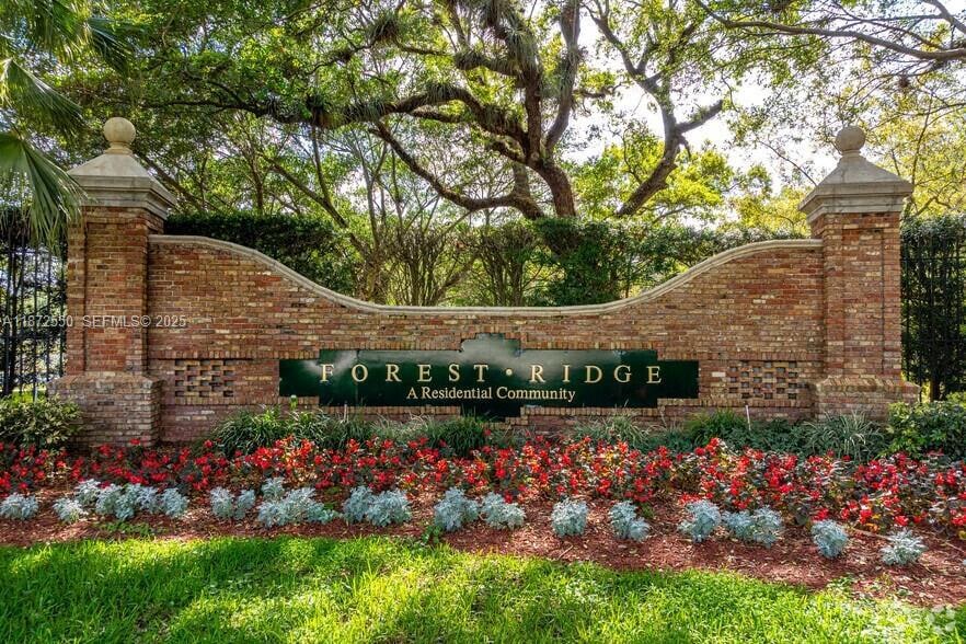 2747 Pinewood Ct, Davie, FL 33328 - photo 1