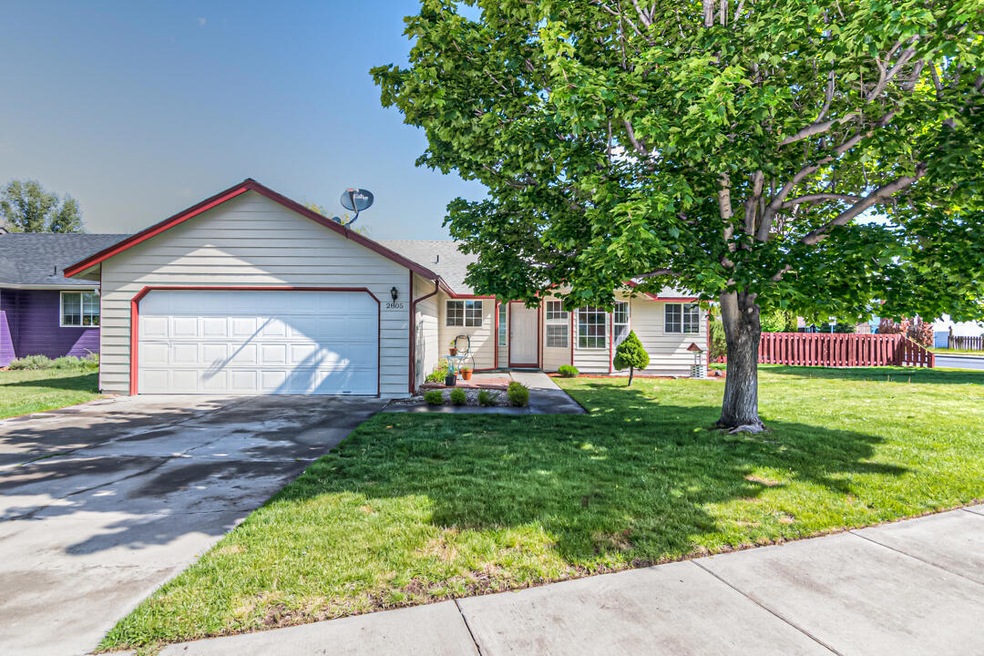 Reindeer Ave SW 2805 Web (3 of 34)