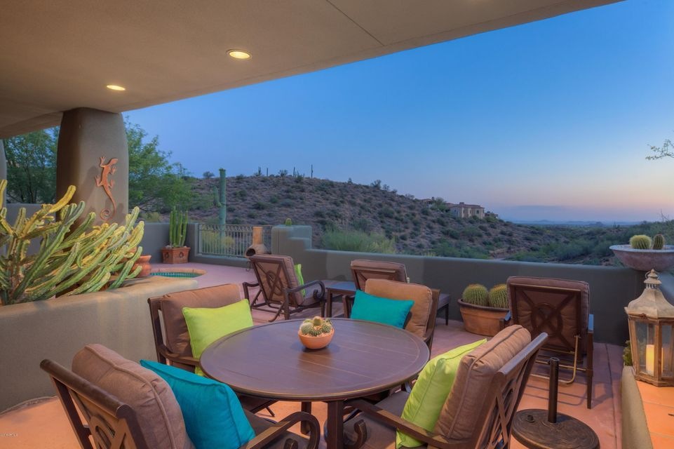 001_Outdoor Living Areas