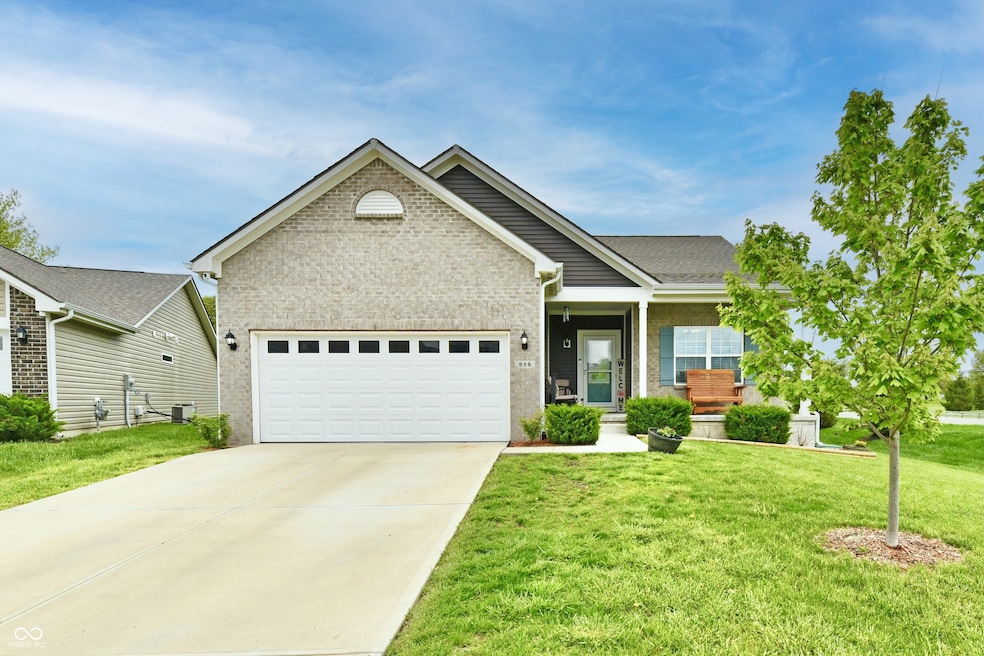 998 Cass Dr, Franklin, IN 46131 - photo 1