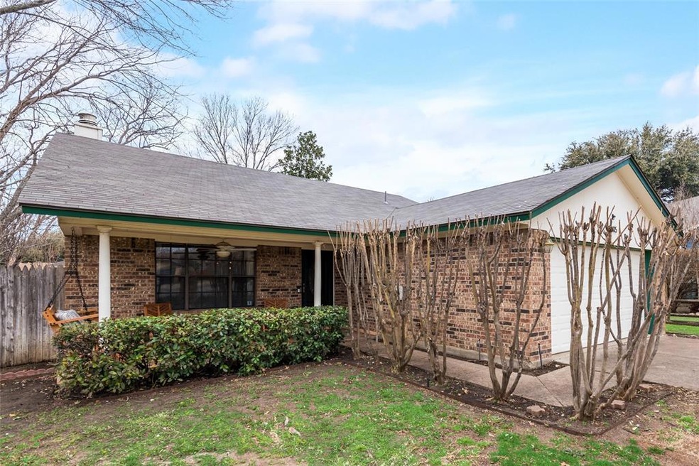 5105 Maplewood Ct, North Richland Hills, TX 76180 - photo 1