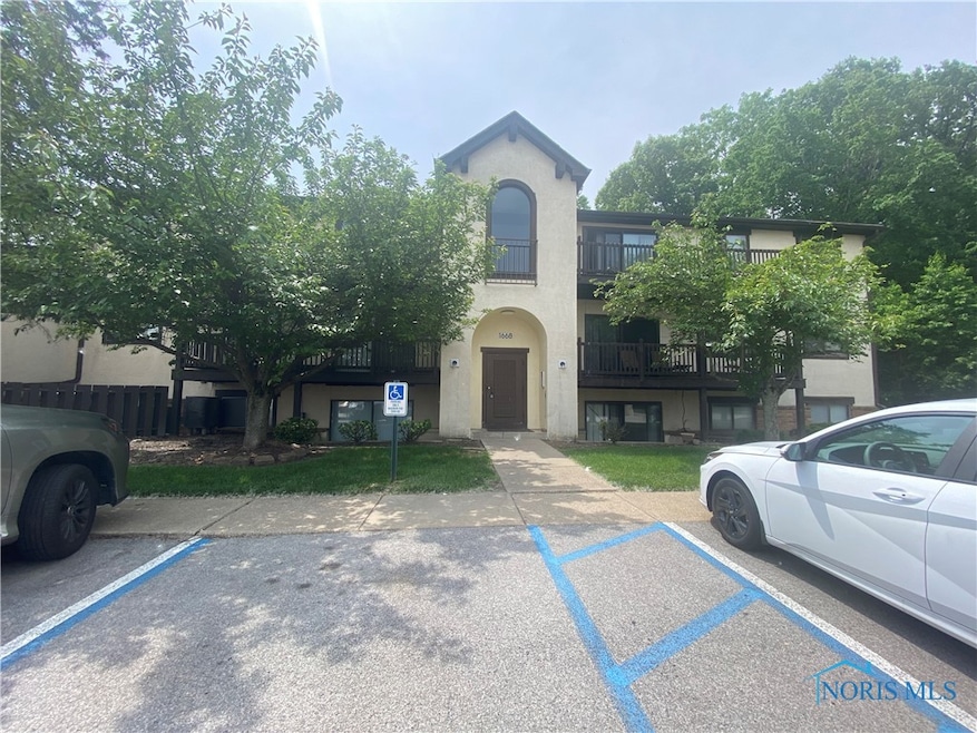 1668 Brownstone main Entrance