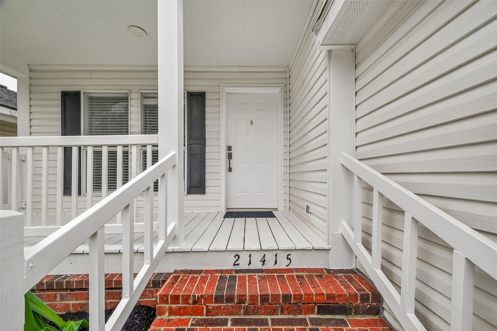 21415 Sweet Grass Ln, Tomball, TX 77375 - photo 1