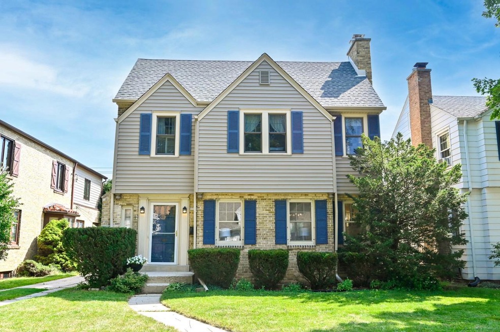 5512 N Shoreland