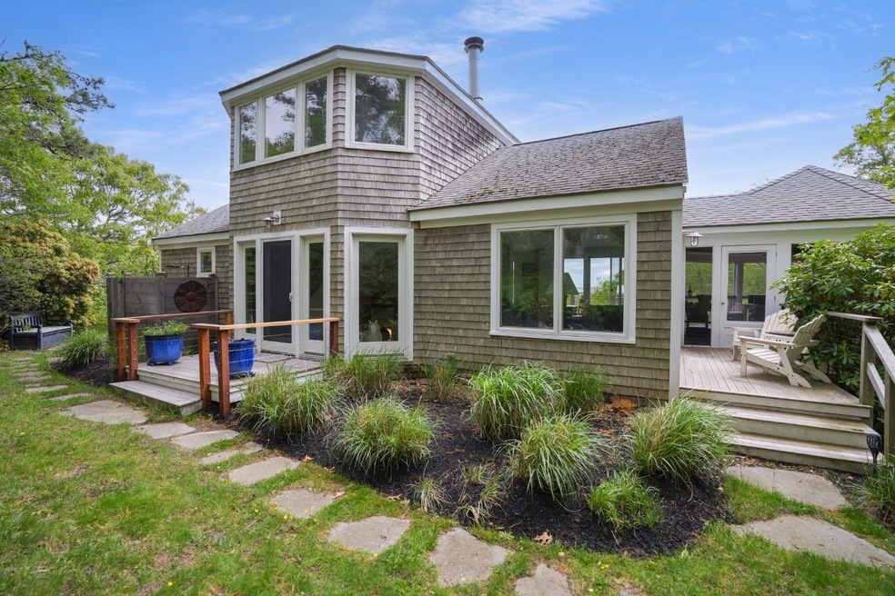 30 Sengekontacket Rd, Oak Bluffs, MA 02557 - photo 1